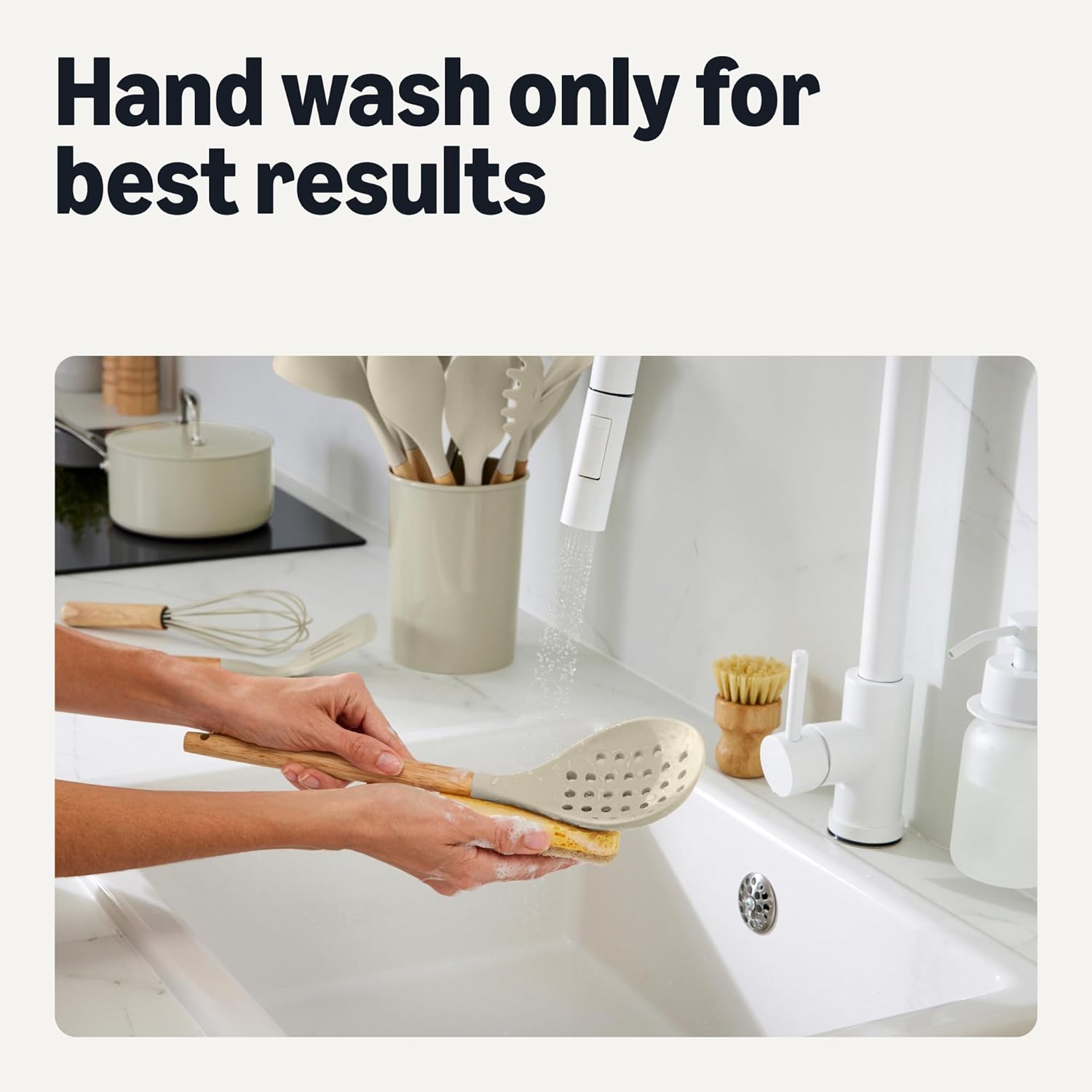 Amazon Basics Juego de utensilios de cocina de silicona con mango de madera